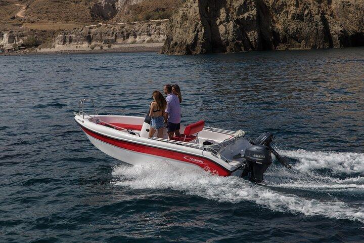 Self-Drive License-Free Boat Rental in Santorini from Vlichada