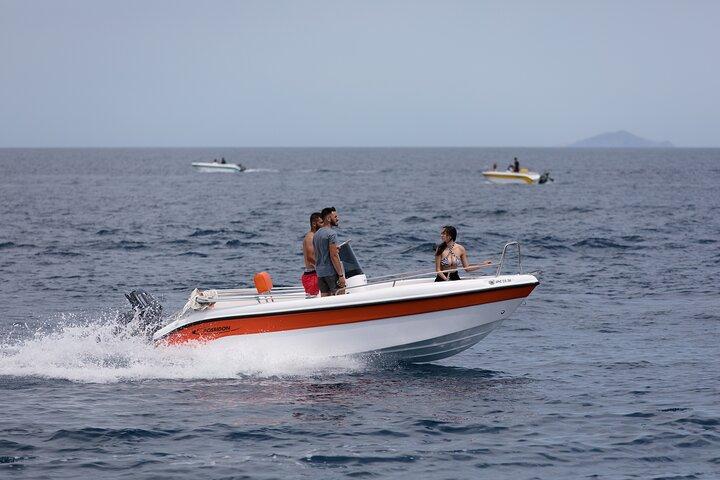 Self-Drive License-Free Boat Rental in Santorini from Vlichada