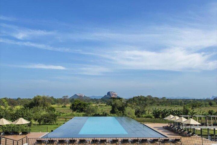Private Taxi from Sri Lanka Airport (BIA-CMB) to Sigiriya Hotels
