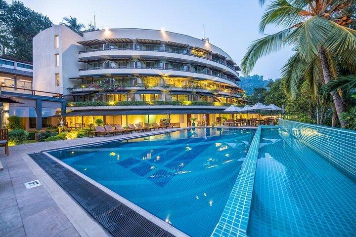 Private Taxi from Sri Lanka Airport (BIA-CMB) to Kandy Hotels