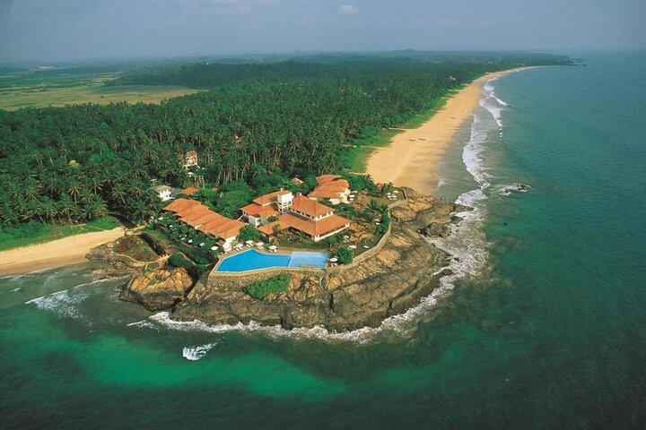 Private Taxi from Sri Lanka Airport (CMB-BIA) to Saman Villas Bentota