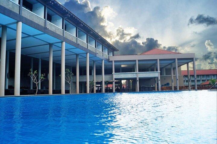 Private Taxi from Sri Lanka Airport (CMB-BIA) to Cinnamon Bey Beruwala