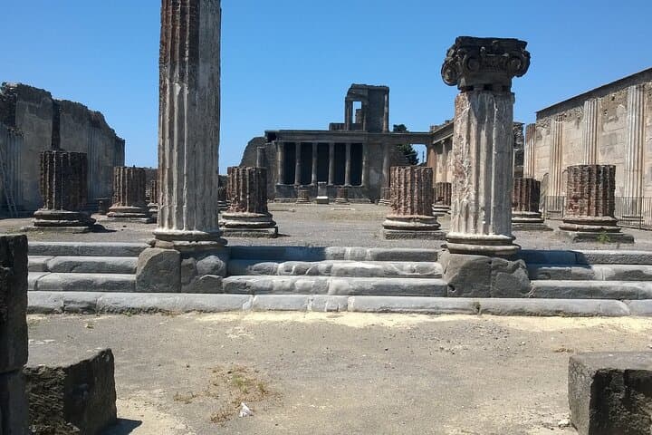 Full-Day Tour to Pompeii and Vesuvius with lunch from Naples