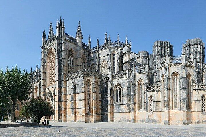 From Lisbon: Fátima, Nazaré, Batalha and Óbidos Guided Tour