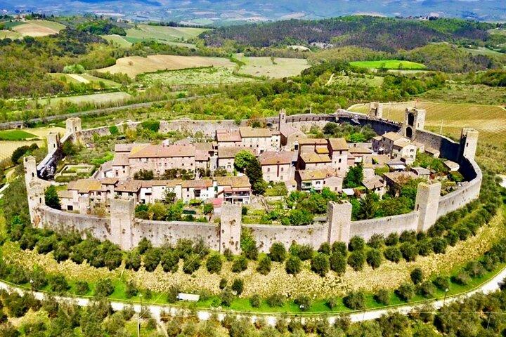 Private tour Siena, San Gimignano and Monteriggioni, lunch in the cellar