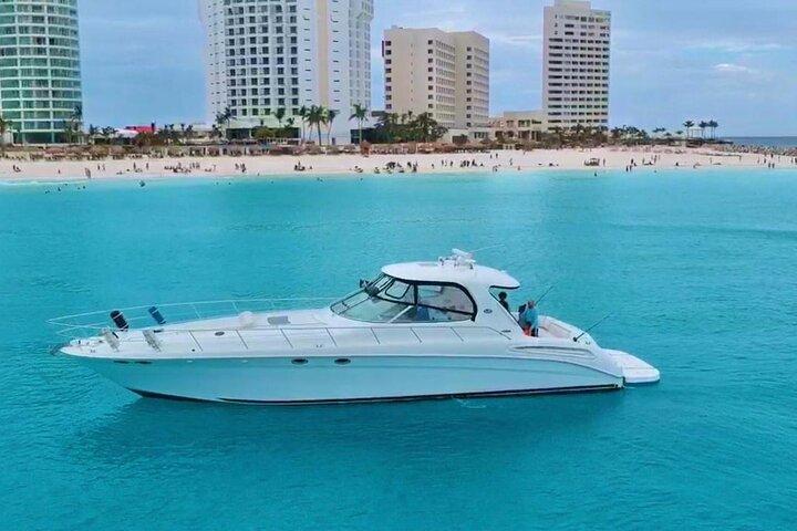 Private Yacht SEARAY SUNDANCER 60ft up to 20 pax 23P1