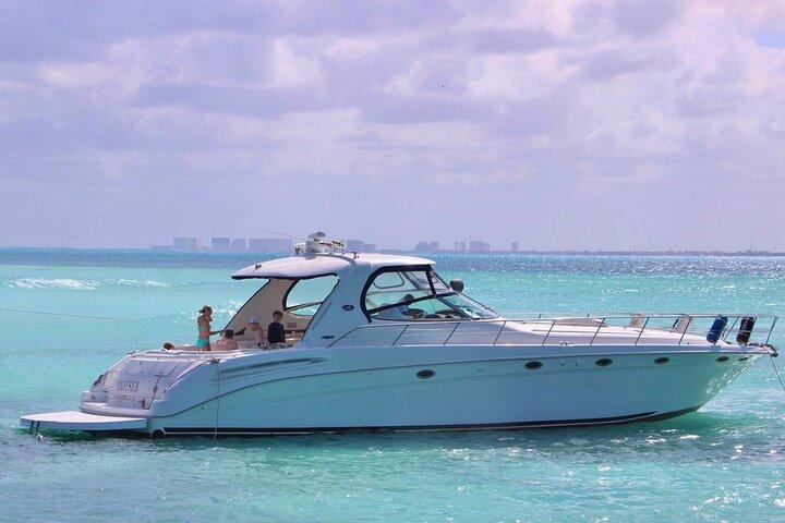Private Yacht SEARAY SUNDANCER 60ft up to 20 pax 23P1