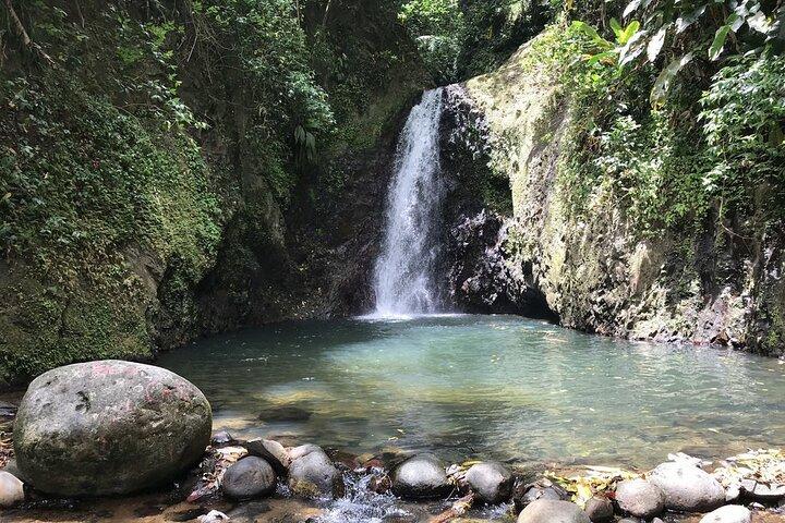 Seven Sisters Waterfalls Hike