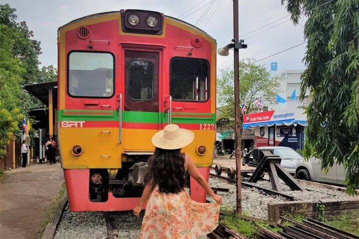 Railway and Floating Markets with Free Brunch