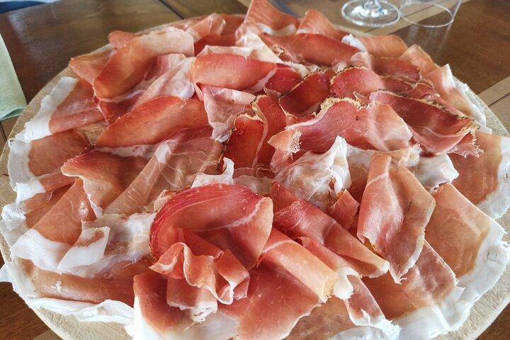 Prosciutto Factory 4-Hour Tasting Tour in Bologna