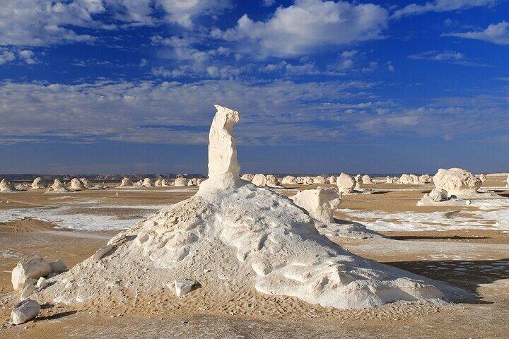 4 Days Private White Desert and Bahariya Oasis Tour