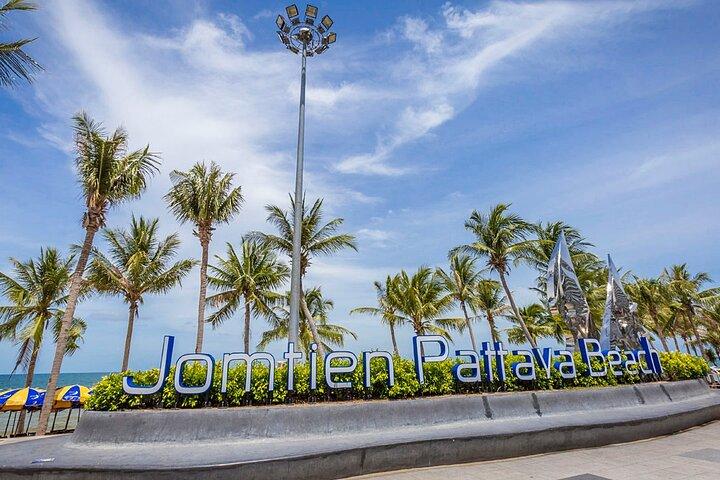 Private airport transfer from BKK Airport to Pattaya City or port