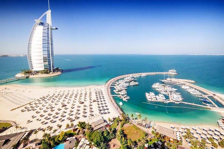 Airport Transfer: Dubai Airport DXB to Dubai in Luxury Van/SUV