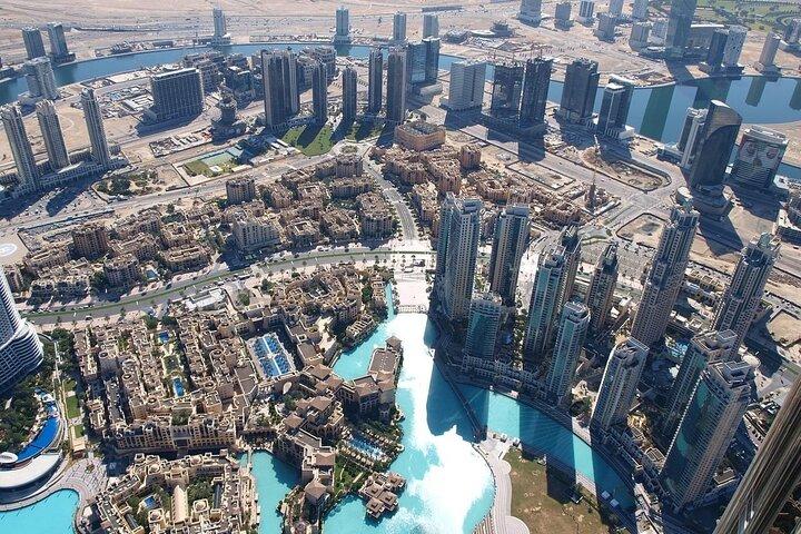 Airport Transfer: Dubai to Dubai Airport DXB in Luxury Van/SUV