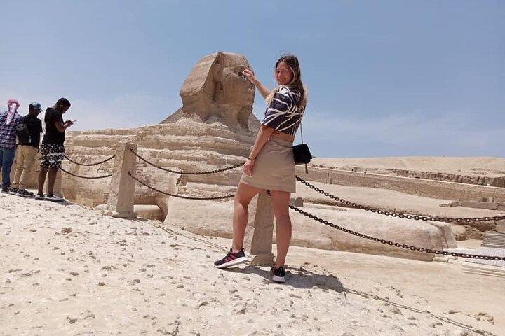 Private Giza Pyramids and Khan el-Kahili Market Day Tour