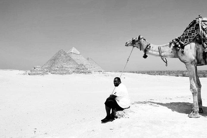 4-hours Private Tour Giza Pyramids and Sphinx with lunch and camel ride