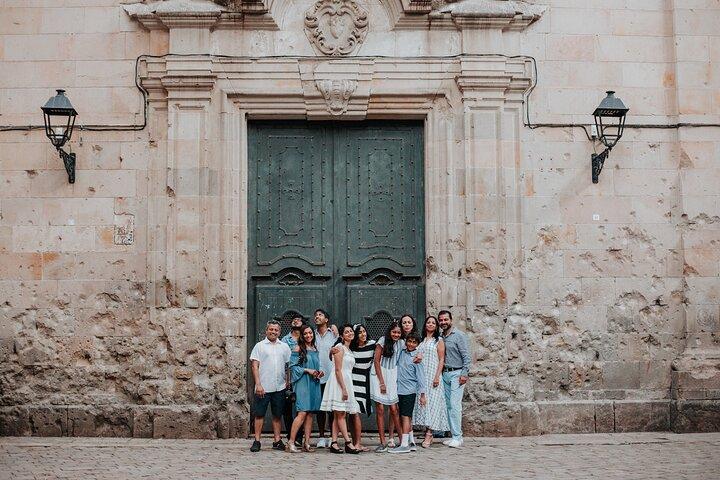 Private Vacation Photography Session with Local Photographer in Barcelona