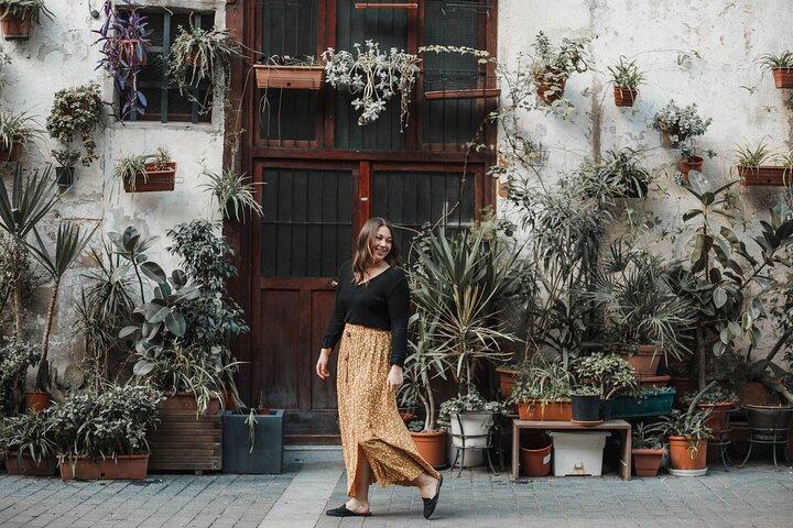 Private Vacation Photography Session with Local Photographer in Barcelona