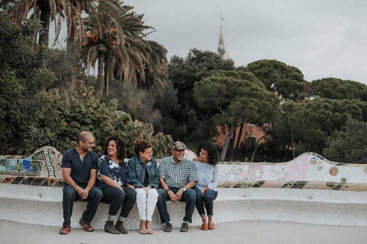 Private Vacation Photography Session with Local Photographer in Barcelona