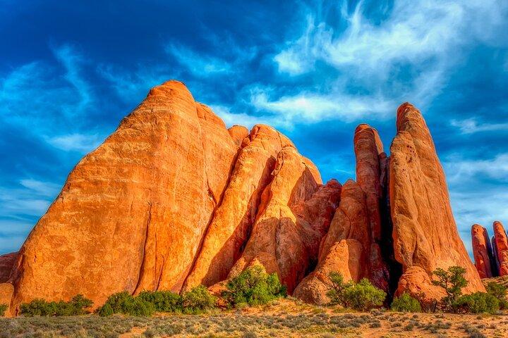 Moab Arches Walking Tour: More Stops. More Views. More Arches.