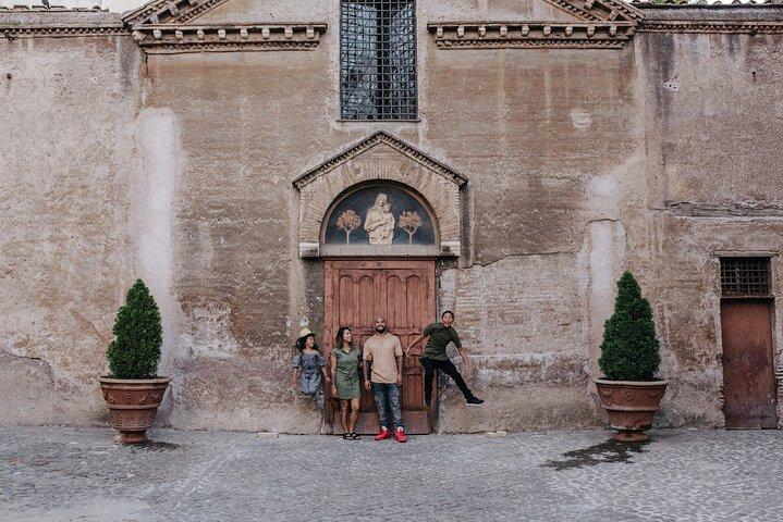 Private Vacation Photography Session with Local Photographer in Rome