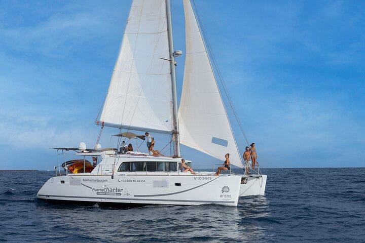 Lobos Island Half-Day Sailing Tour with Lunch