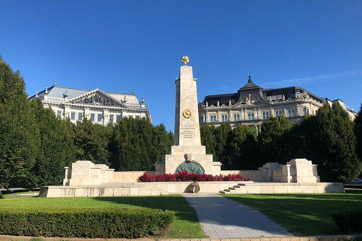 Budapest self-guided walking tour and scavenger hunt