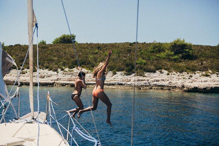 Sailing and Snorkeling Tour in the Islands of Pakleni