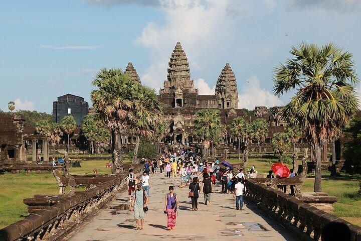 Angkor Highlights Full-Day Tour by TukTuk