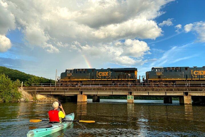 Nickajack Bat Cave Kayak Tour with Chattanooga Guided Adventures