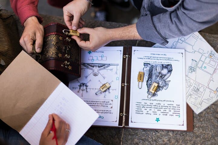 Naples Treasure Hunt Experience