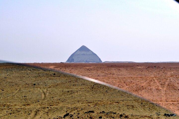 Private Guided Tour to Giza pyramids, Sphinx, Saqqara and Dahshur + Lunch