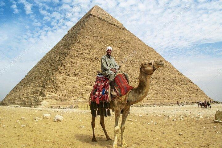 Private pyramids of Giza day tour