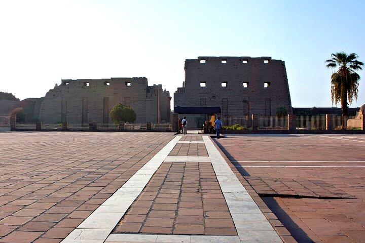 Full Day Tour To Luxor with Flight Included