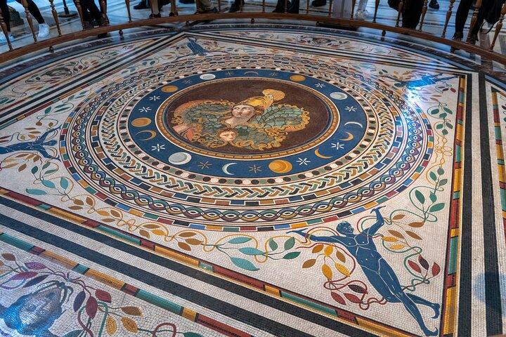 Vatican Museums, Sistine Chapel and St. Peter 's Basilica Tour