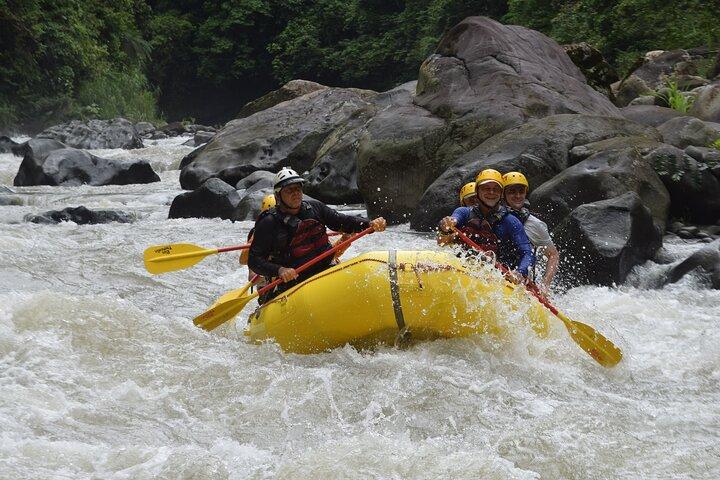 1 day Pacuare River Rafting with Transportation and Lunch