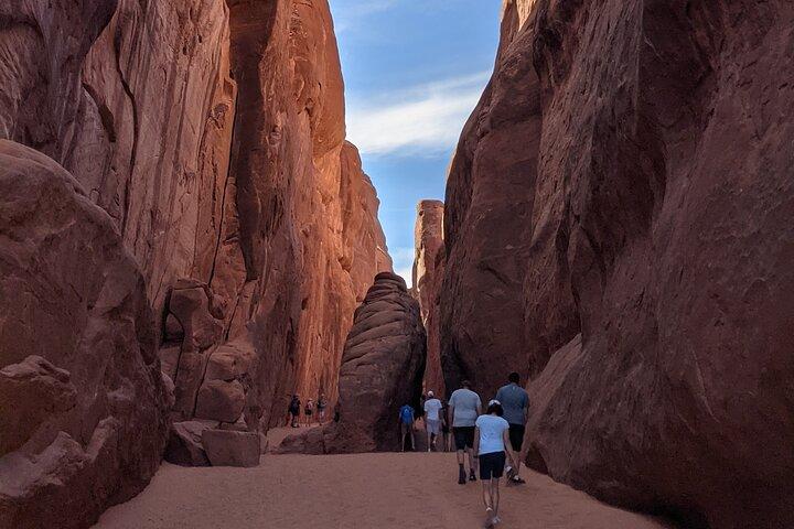 Moab Arches Walking Tour: More Stops. More Views. More Arches.