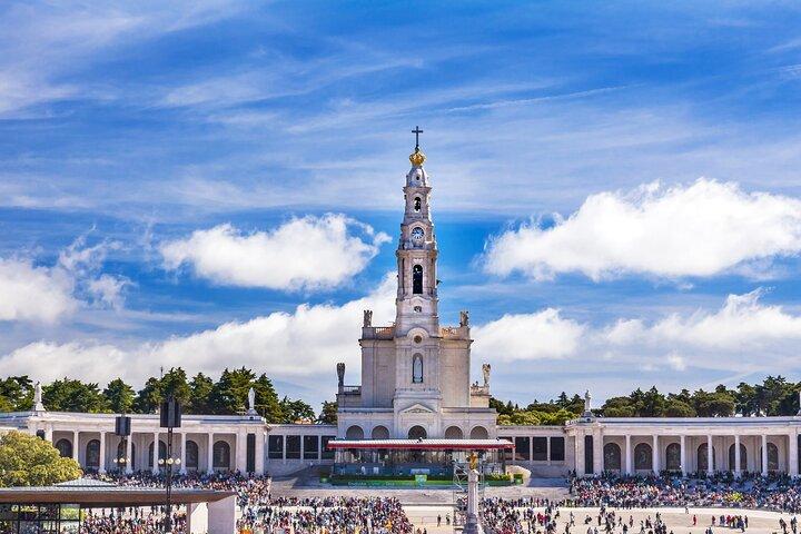Fátima, Batalha, Nazaré and Óbidos Private Tour