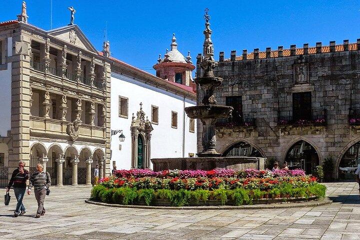 Private Tour: Viana do Castelo, Ponte de Lima and Braga from Porto