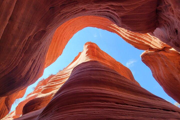 Guided tours in southern Utahs slot canyons, Indian ruins, and national parks.