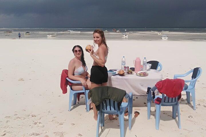 Sandbank Picnic and Dhow Sailing with Seafood Lunch
