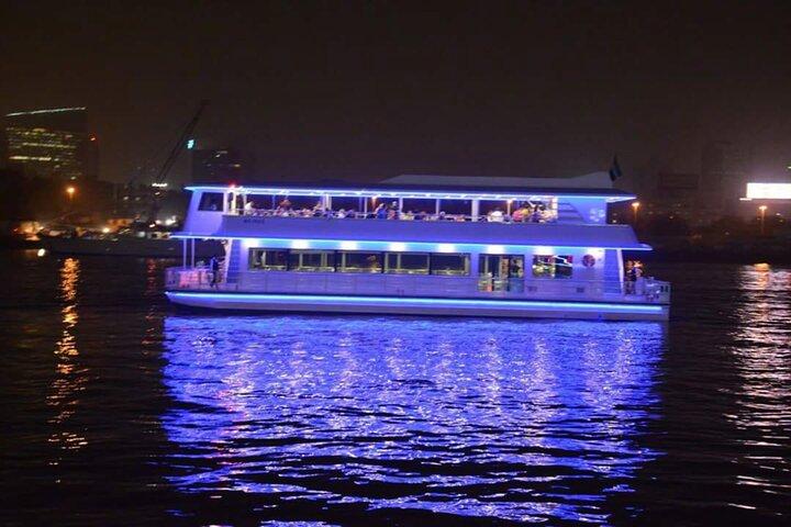 Marina Dhowe Cruise Dinner with Private Transfers