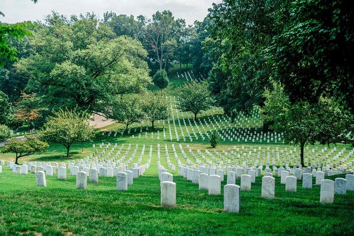 Arlington Cemetery Small-Group Tour & Changing of the Guards