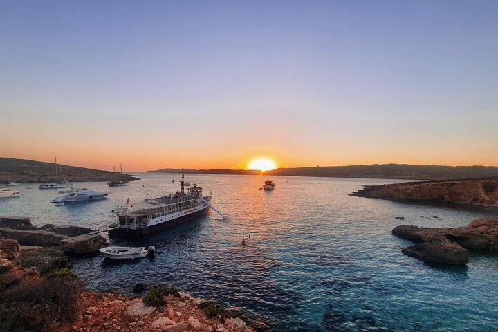 Malta Sunset Boat Tour: Bugibba to Comino Blue Lagoon Cruise