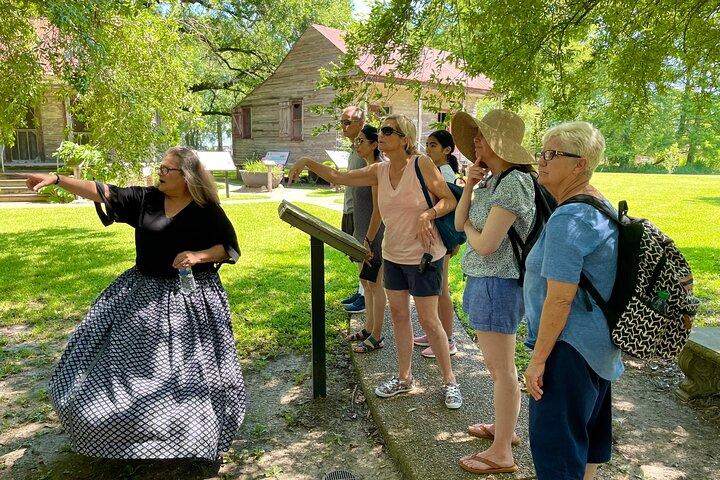 New Orleans Small-Group 3 Plantation Tour with Gourmet Lunch
