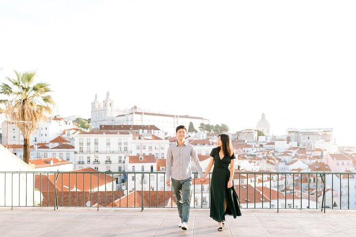 Private Vacation Photography Session with Local Photographer in Lisbon