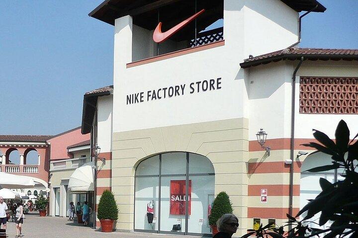 Serravalle Designer Outlet Private Luxury Transfer from Milan