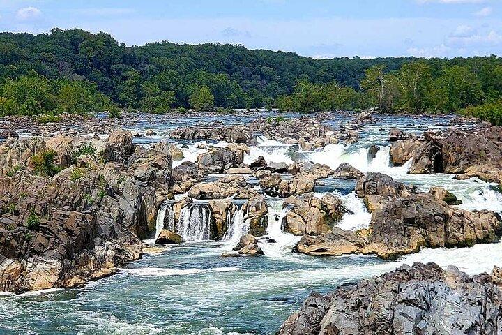 Self-guided Waterfall Hiking Tour in Great Falls National Park