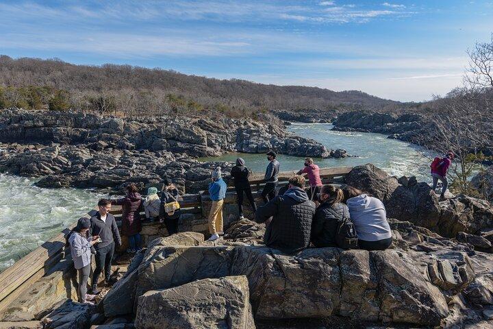 Self-guided Waterfall Hiking Tour in Great Falls National Park