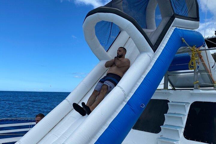 Oahu 5-in-1 Deluxe Cruise: Turtle Snorkeling & Ocean Activities